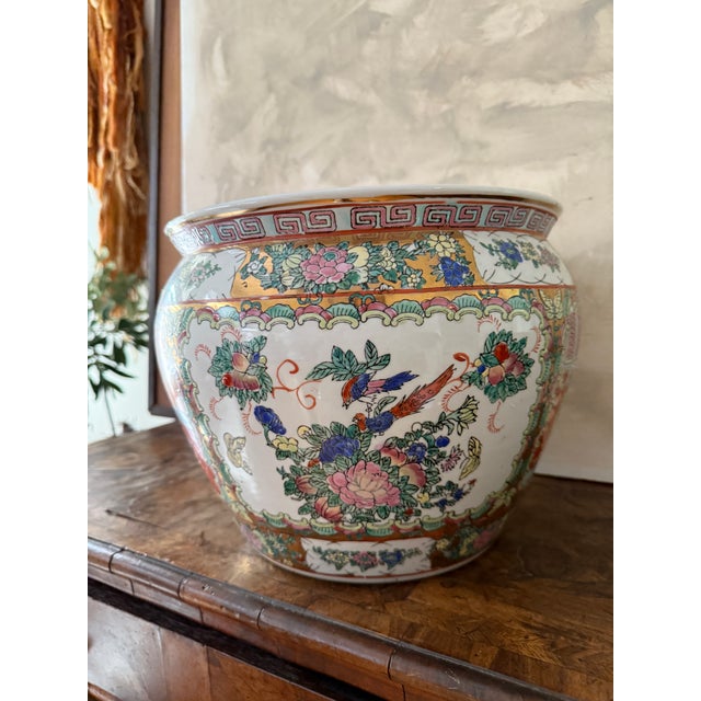 Vintage Chinese Export Porcelain Fishbowl Jardiniere Mandarin Scene Chinoiserie Planter For Sale In Chicago - Image 6 of 12