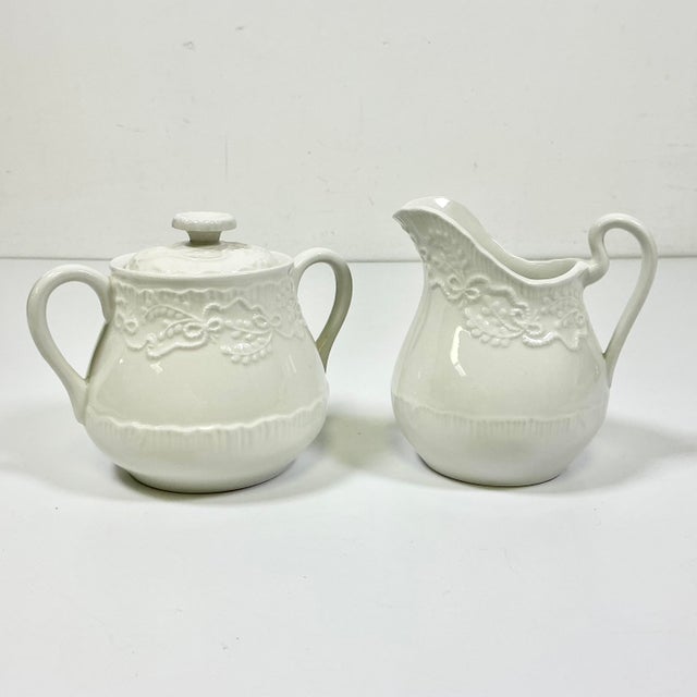 American 1989 Vintage English Americana Wedgwood for Ralph Lauren Le Blanc Claire Creamer & Covered Sugar For Sale - Image 3 of 9
