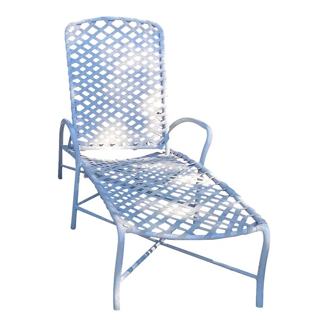 Mid Century Modern Brown Jordan Tamiami Light Gray Outdoor Chaise Lounge For Sale
