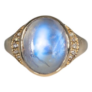 5.8Ct Rainbow Moonstone Cabochon Ring With Earth-Mined Diamonds: Solid 14k Gold, Size 6.75 For Sale