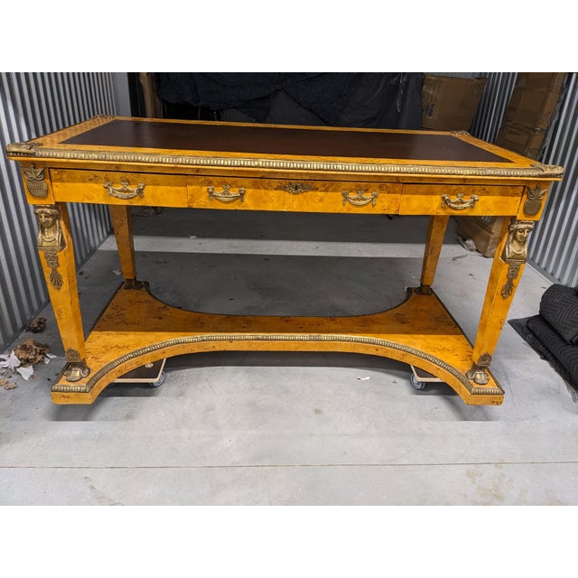 An Antique French Bureau Plat, From Late 19th Century, Featuring Ornate Gilt-Bronze Mounts For Sale - Image 11 of 16