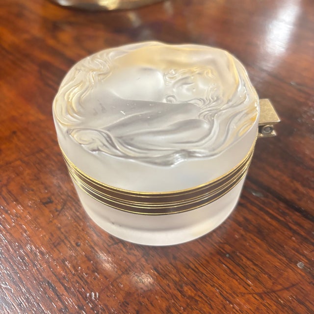 1970s french Daphne Crystal Powder-Jewelry Holder from Lalique, 1970s For Sale - Image 5 of 14