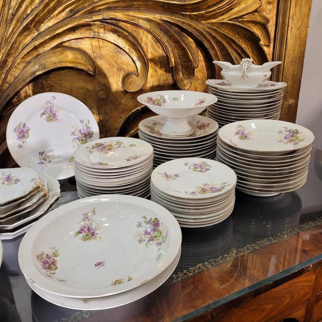 Art Nouveau Violets Dinner Service by Albert Pillivuyt for Foëcy Limoges, 1920s, Set of 82 For Sale - Image 4 of 18