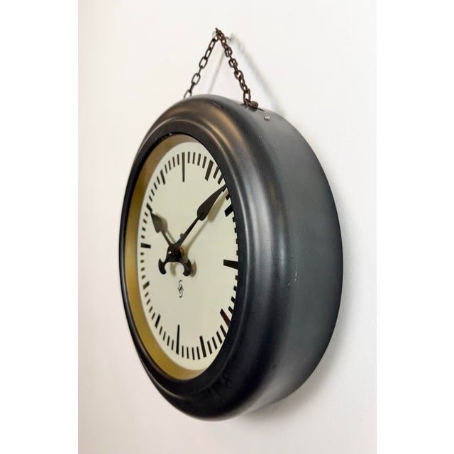 Mid-Century Modern Vintage Industrial Factory Wall Clock from Siemens, 1930s For Sale - Image 3 of 17
