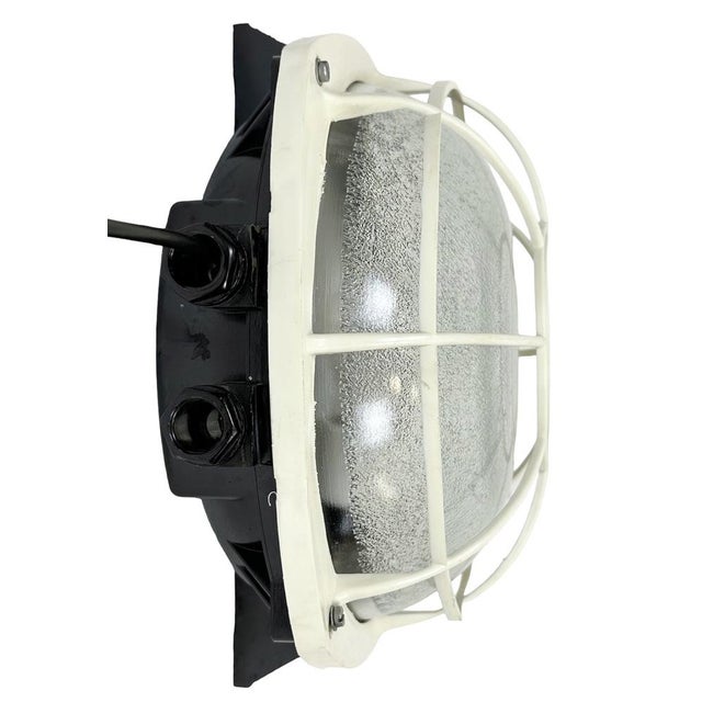 Industrial Industrial Bakelite Wall or Ceiling Light from Elektrosvit, 1980s For Sale - Image 3 of 17