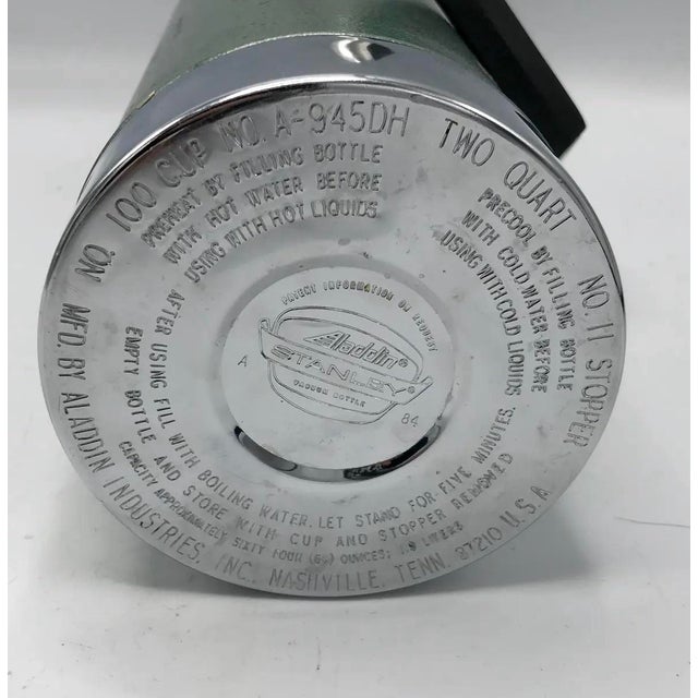 1980s Mid-20th Century Design Aladdin Stanley a-945dh 2-Quart Thermos – Army Green Industrial Design For Sale - Image 5 of 5