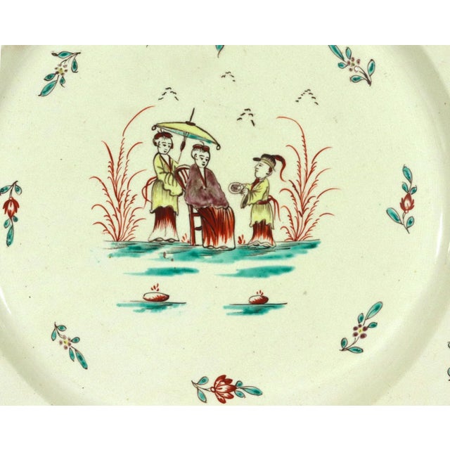 Pair of Large English Creamware Chinoiserie Dishes, Circa 1780 For Sale In Philadelphia - Image 6 of 10