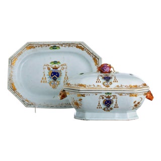 Antique Tureen with Coat of Arms Presentation Dish, 1700s, Set of 2 For Sale