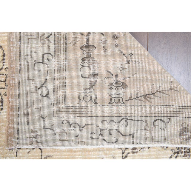 1970s 1970s Turkish Oushak Handmade Wool Cotton Beige Area Rug For Sale - Image 5 of 9