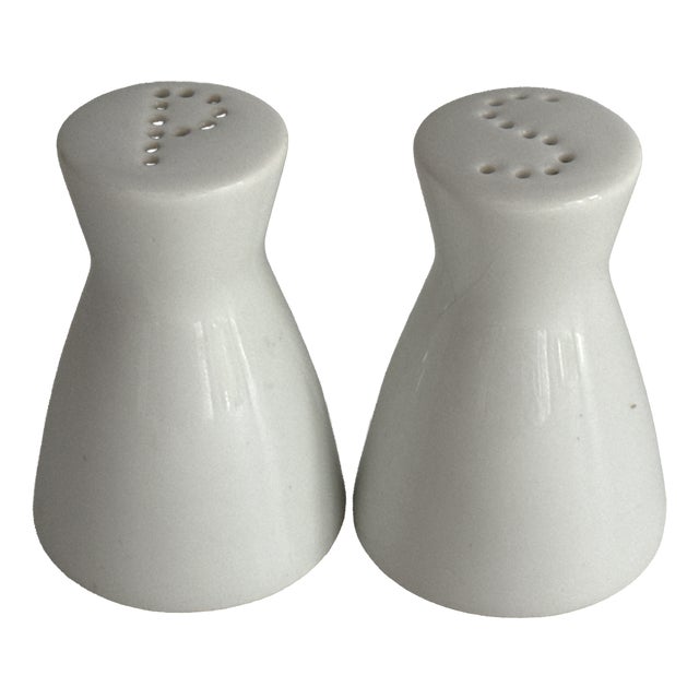 Form 2000 White Salt and Pepper Shakers by Raymond Loewy for Rosenthal, Germany, 1950s, Set of 2 For Sale