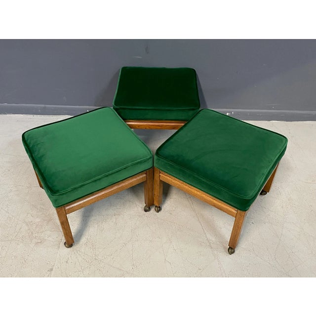 Mid Century Square Upholstered Stools in Emerald Velvet and Pecan Wood - 3 Pieces For Sale - Image 10 of 12