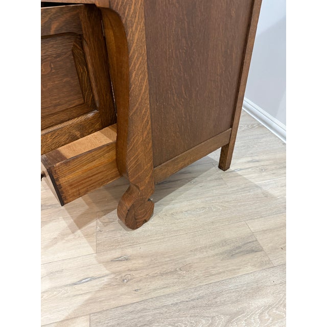 Antique American Tiger Wood Oak Buffet With Mirror. For Sale In West Palm - Image 6 of 12