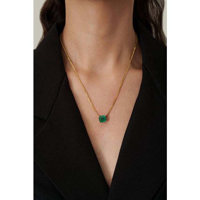 Swedish Modern Asscher Cut 3.27 Carats Emerald Solitaire Necklace in 14k Solid Gold For Sale In New York - Image 6 of 15