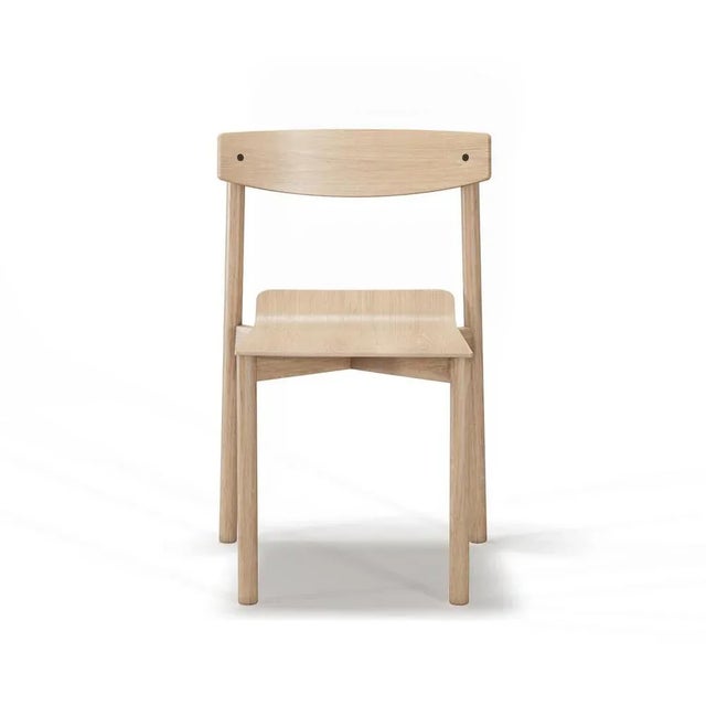 Wox flat chair by Artu. Pavel Vetrov. Dimensions: W 53 x D 51 x H 83 cm. Materials: solid ash.