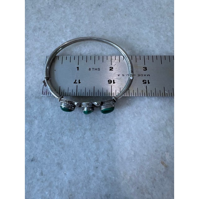 1980s Sterling Silver and Malachite Handed Bangle Bracelet With Clasp For Sale - Image 5 of 5