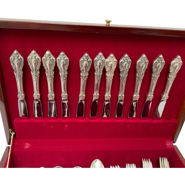 Lunt Silver 1950s Modern Lunt Eloquence Sterling Silver 62-Piece Estate Flatware Service With Fitted Chest For Sale - Image 4 of 5