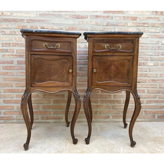 Louis XV Style Walnut Nightstands with Marble Top, 1930s, Set of 2 For Sale - Image 4 of 13