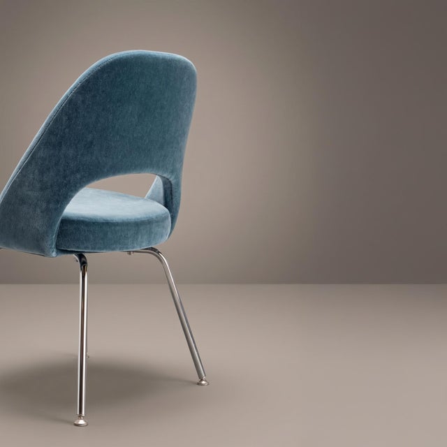 Knoll Saarinen Executive Armless Dining Chairs in Ocean Mohair, Chrome Legs For Sale In New York - Image 6 of 10
