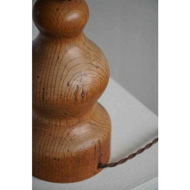 1960s Scandinavian Mid Century Modern Sculptural Organic Wooden Oak Table Lamp For Sale - Image 9 of 9