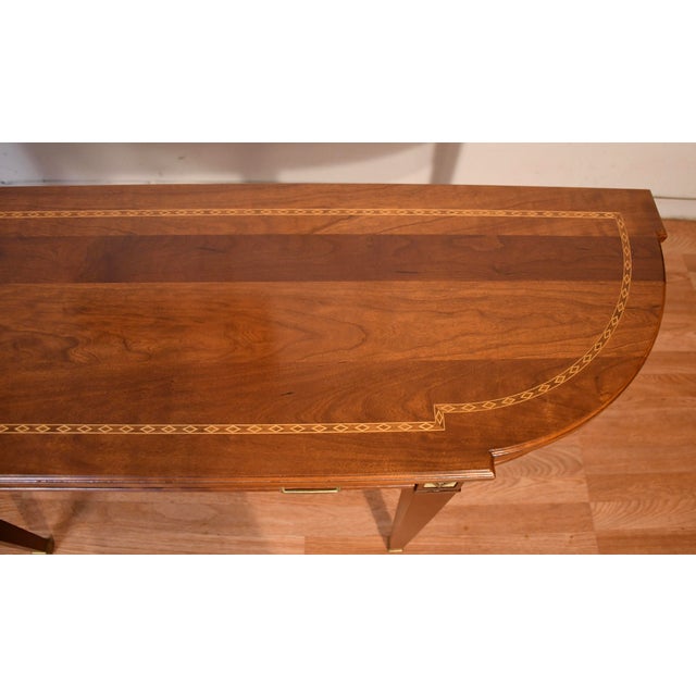 1970s Stickley English Traditional Cherry Satinwood Inlay Console Table Accent Table For Sale - Image 17 of 18