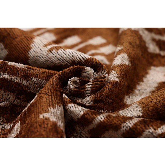 Mid-Century Modern Luxury Handwoven Ikat Silk Velvet Pillow 20x20 Inch – Earthy Brown & Ivory For Sale - Image 3 of 8