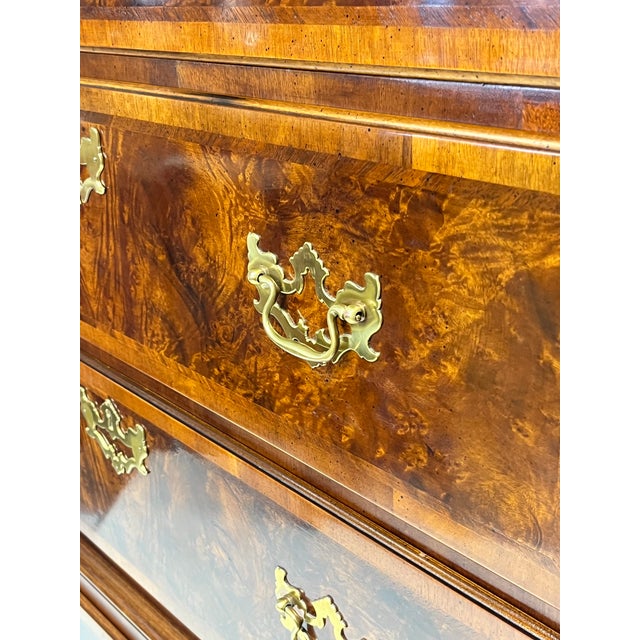 Late 20th Century Henredon Aston Court Banded Mahogany and Burlwood Chest on Chest For Sale - Image 11 of 17