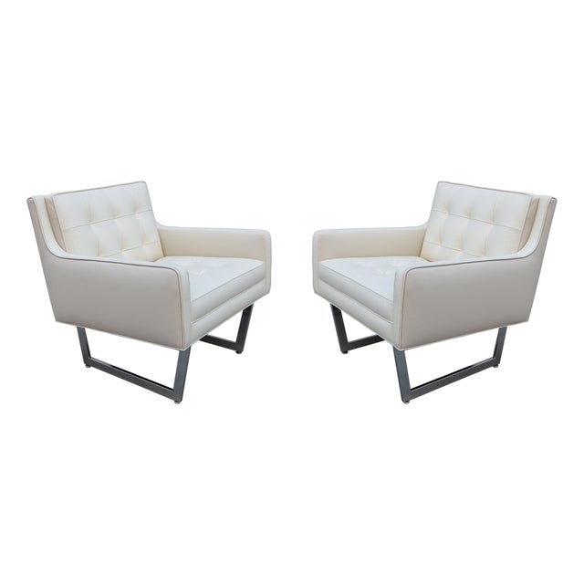 Pair of Patrician Furniture Co. Armchairs For Sale