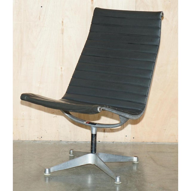 Vintage Hillie Stamped Black Leather Swivel Lounge Chairs from Herman Miller, Set of 2 For Sale - Image 3 of 18