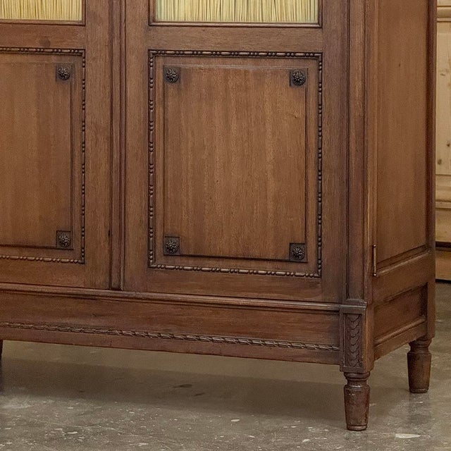 Antique French Louis XVI Vitrine ~ Petite Bookcase ~ Bibliotheque For Sale - Image 12 of 16