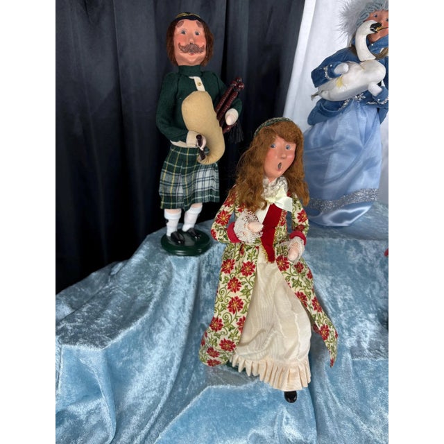 Textile Vintage Byers' Choice Twelve Days of Christmas Collection | Complete Holiday Series Vignette With Rare Piping Piper & Swan Lady Heritage Set For Sale - Image 7 of 13