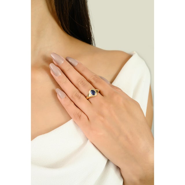 Ink Blue Chic 14k Gold Blue Sapphire Contemporary Signet Ring Size 5 For Sale - Image 8 of 12