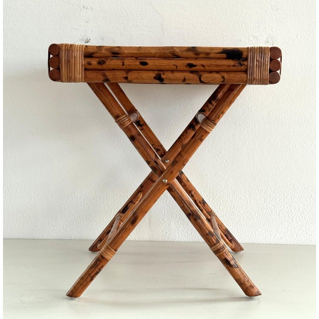 Brown Mid-Century French Bamboo Folding Tray Table in Lacquered Wood, 1970s For Sale - Image 8 of 18