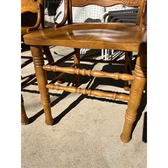 French Country Set of 2 Late 19th Century Oak Pressed-Back Chairs For Sale - Image 3 of 5