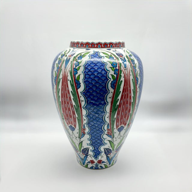 Handmade Ceramic Grand Shah Vase with Lid (60cm) Blue Scale and Imperial Tulip For Sale - Image 6 of 8