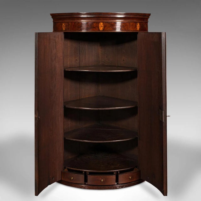 English 1780s Antique Georgian English Bow Front Corner Cabinet For Sale - Image 3 of 13