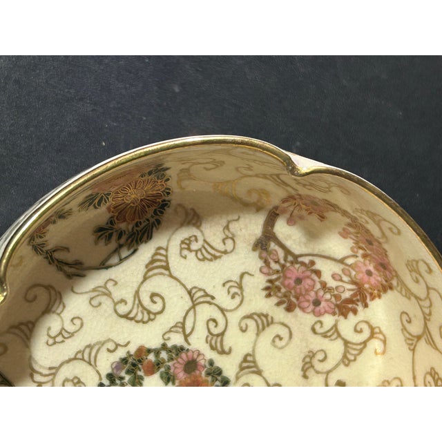 Ceramic Antique Japanese Meiji Satsuma Lobed Bowl - Signed Kozan (Mitsuyama For Sale - Image 7 of 9