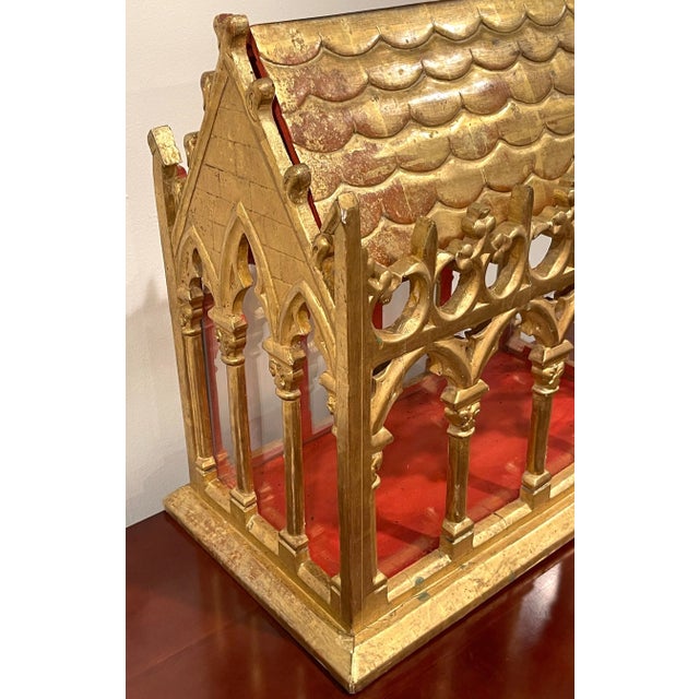 19th Century French Gothic Cathedral Giltwood & Glass Reliquary / Vitrine For Sale - Image 4 of 12