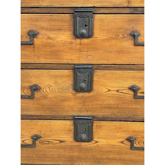 Antique Meiji Japanese Keyaki Merchant Tansu Chest, 1880 For Sale - Image 15 of 16