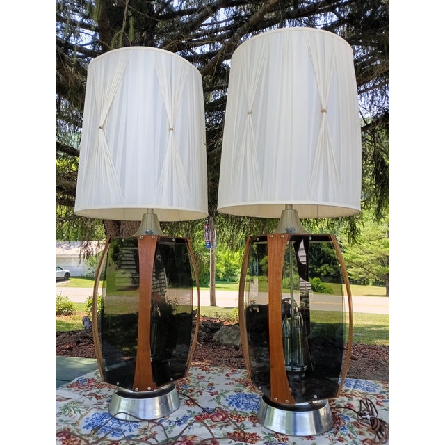 Wood Mid 20th Century Modern Sculptural Wood & Smoked Glass Lamps – Pleated Shades – Danish Modern – Hollywood Regency Statement Lighting - Pair For Sale - Image 7 of 8