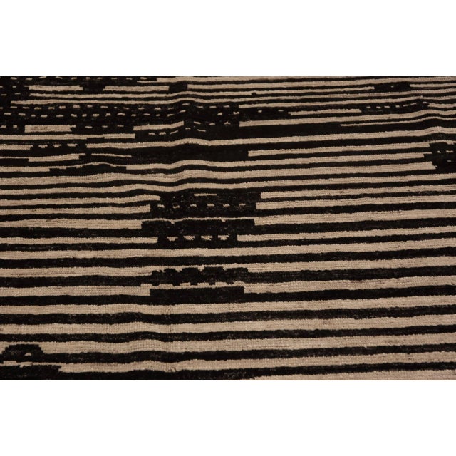 Handmade Wool Modern Cream And Charcoal Rug, Country of origin: Central Asia, Circa date: Modern Rugs