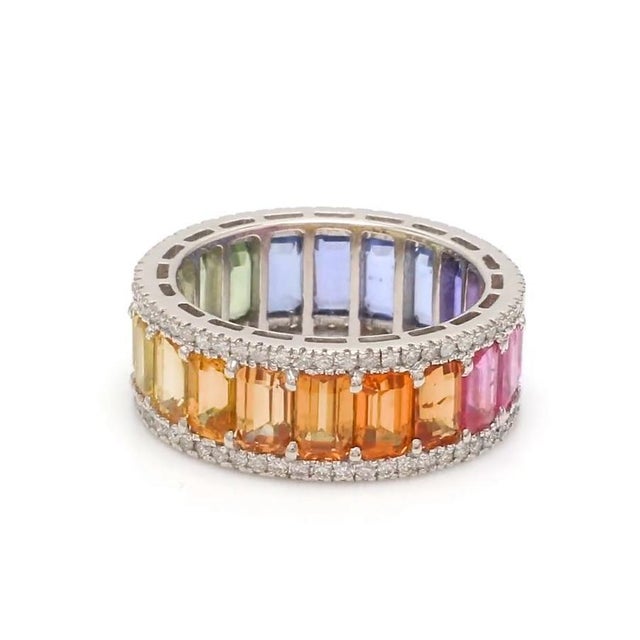 Natural 8.19 cts rainbow sapphire & 0.59 cts diamond band ring in 18k gold For Sale - Image 13 of 18