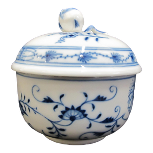 Meissen Crossed Swords Porcelain Blue Onion Rose Bud Finial Sugar Bowl With Lid