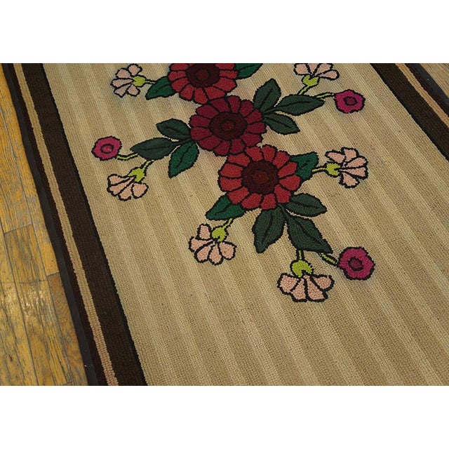 American 1940s Beige Floral Folk Art Antique American Hooked Rug 2' 10" X 5' 10" Handknotted Wool Carpet For Sale - Image 3 of 4