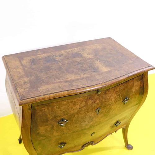 Venetian Bombé Chest of Drawers in Walnut Burl with Pull-Out Top