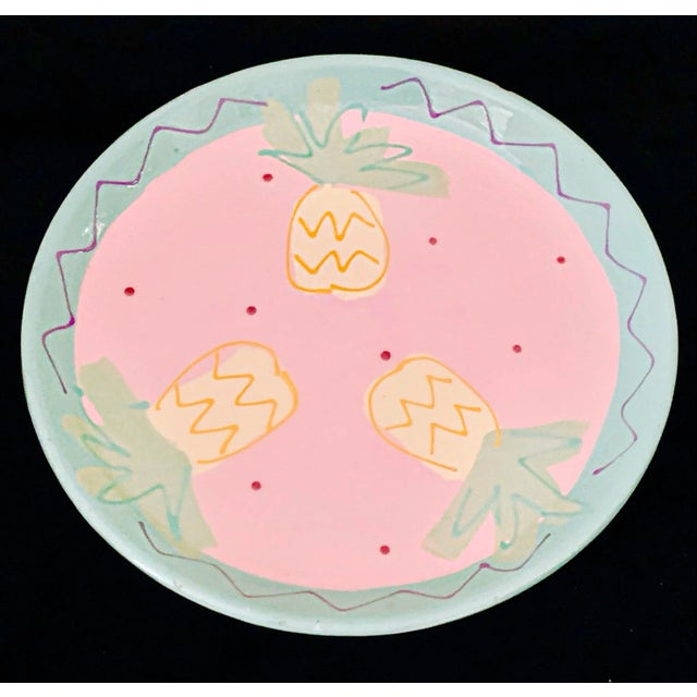 Vintage Susan Painter’ Pink Pie Cake Dish Plate Serving Platter Pottery ‘Pineapples Design Studio Artist Signed For Sale - Image 10 of 10