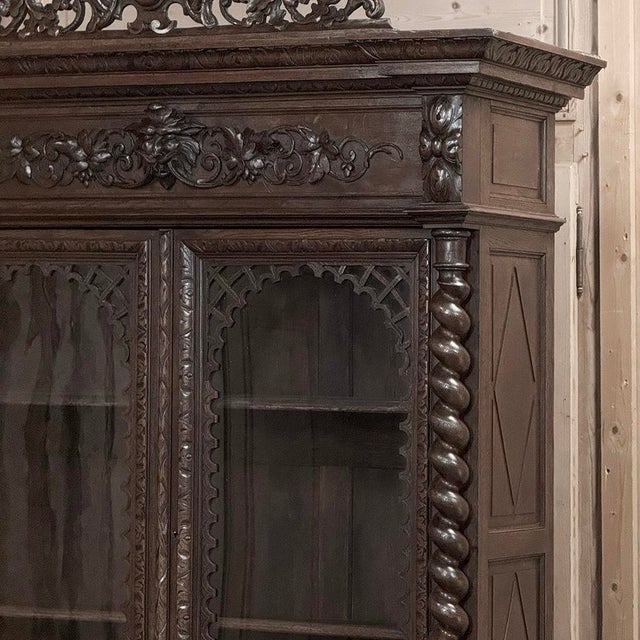 19th Century French Carved Oak Hunt Bookcase With Barley Twist Columns For Sale - Image 10 of 18
