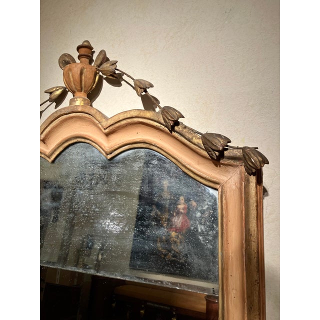 Tuscan Neoclassical Pink Lacquered and Double Gold Leaf Framed Pier Mirror in Mercury Glass, Italy, 18th Century For Sale - Image 4 of 9