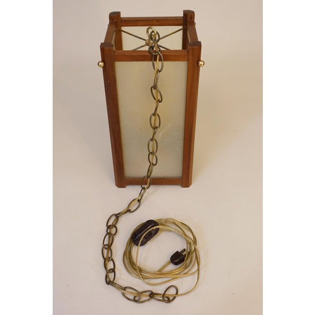 1950s Mid Century Modern Fiberglass Walnut Brass Lantern Hanging Swag Lamp For Sale - Image 10 of 11