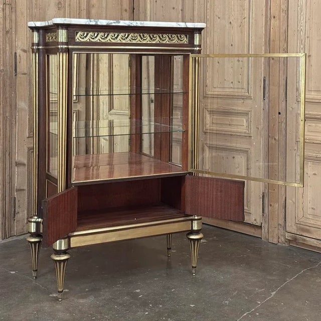 Antique French Louis XVI Mahogany Vitrine With Carrara Marble For Sale - Image 16 of 18