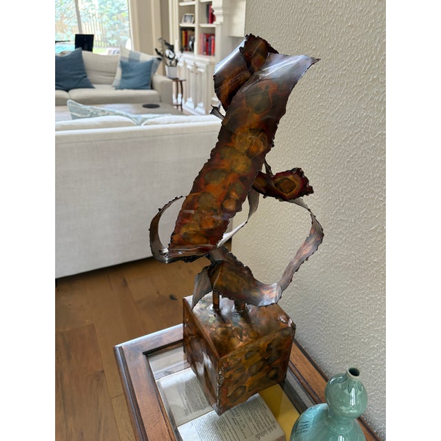Copper Large 26” Vintage Brutalist Tabletop Sculpture by Frank Tenaglia, Signed 1973 Mixed Metal Ribbon Art For Sale - Image 8 of 13
